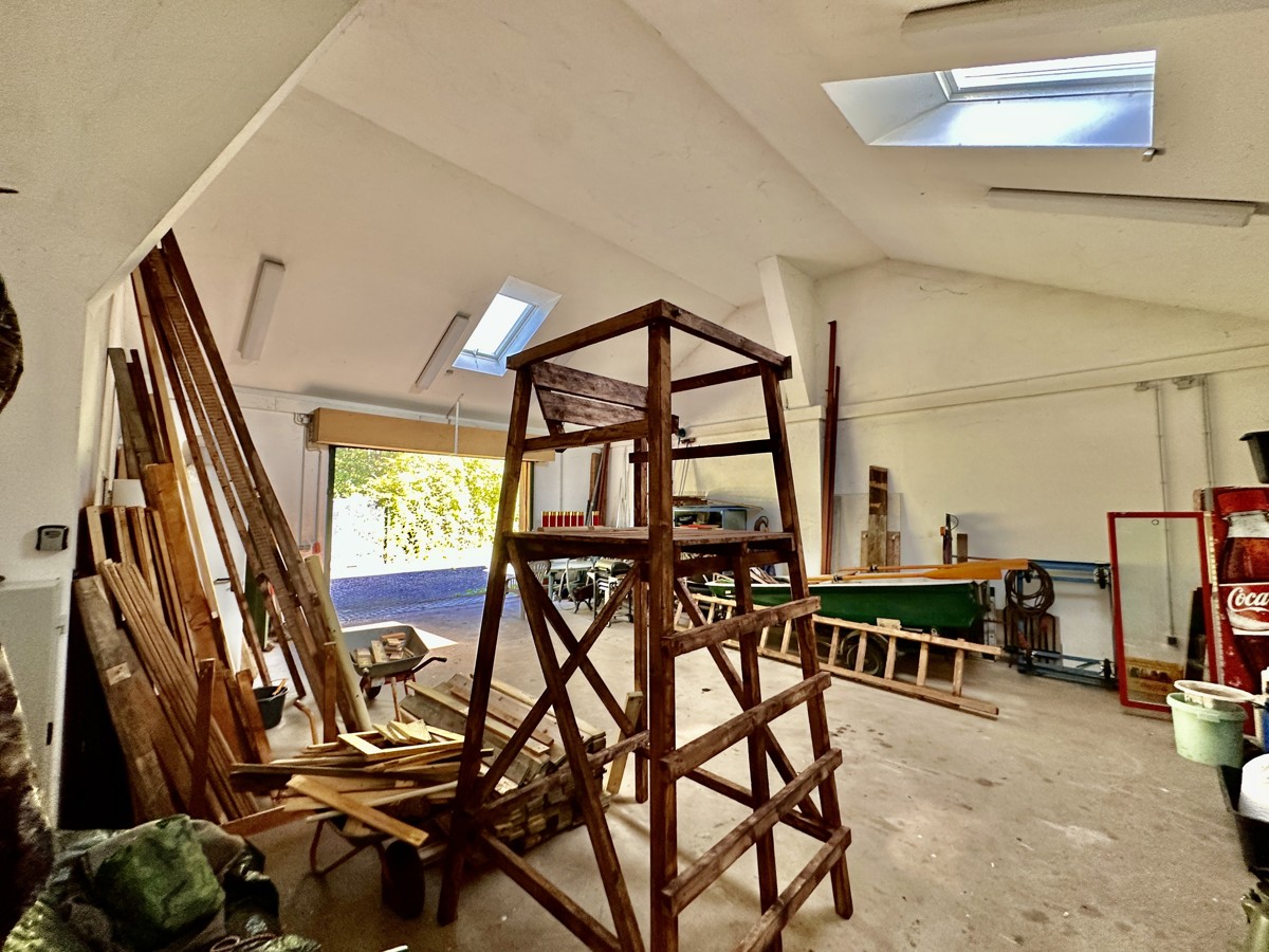 Werkhalle im Forsthaus