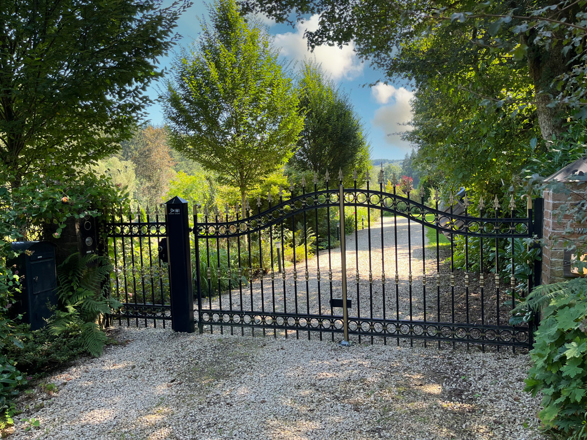 Zufahrt zum Wohnhaus