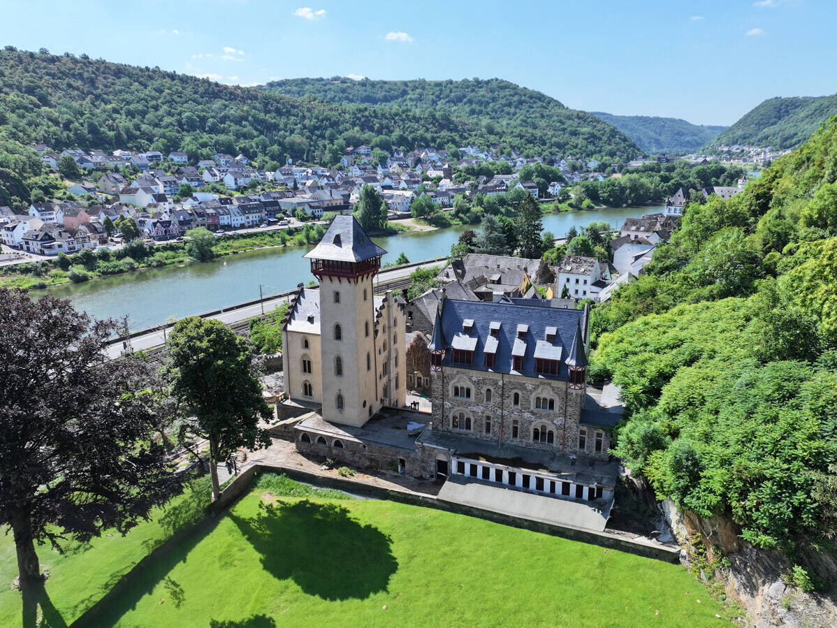 Schlossgut on the Moselle from the air